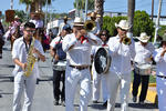 El desfile fue por la Fiesta de la Vendimia en Parras de la Fuente.