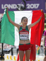 Un año después de quedar segunda en los Juegos Olímpicos de Río de Janeiro, González repitió el domingo con la presea de plata en el Mundial de atletismo.