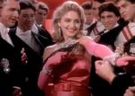 En 2003 Madonna volvió a impactar en los premios MTV, en este caso al lado de Britney Spears y Christina Aguilera. No sólo las jóvenes llevaban puestos atuendos blancos, como los de Madonna en 1994, sin que hubo un beso en la boca entre la icónica cantante y las otras dos intérpretes, un momento que no dejó a nadie indiferente.