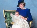 21 de junio de 1982: nace su primer hijo, el príncipe Guillermo, segundo en el orden de sucesión al trono.