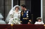 29 de julio de 1981: se casa con el príncipe Carlos, heredero de la corona británica.