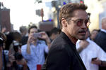 Robert Downey Jr. (48 millones de dólares), se mantiene entre los diez primeros, en sexto lugar.