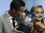 Cristiano besó su trofeo. El Real Madrid tendrá un camino duro para llegar a la final.