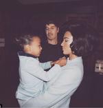Kim Kardashian protagonizó junto a su hija North una sesión de fotos muy especial. La estrella de reality show se vistió como Jackie Kennedy para retratarse junto a su pequeña para la edición de septiembre de la revista Interview.
