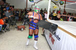 La adrenalina y pasión de la lucha libre se desbordó en Durango, en donde hizo su presentación Santo Jr., la tercera generación del enmascarado de plata.