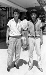 10092017 Sr. Guillermo Carreón (f) con un
amigo en Monterrey, Nuevo León,
en 1960.