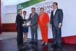 El alcalde Jorge Luis Morán Delgado dio los reconocimientos a los destacados laguneros.