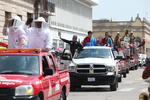 Asimismo, elementos de bomberos participaron dentro del desfile.