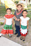 13092017 EN FAMILIA.  Guadalupe, Patricia y Leonel.
