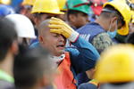 Las labores de rescate se suspendieron con motivo del sismo.