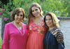 Con su mamá, Griselda Cano de Dipp, y su suegra, Camis Lozoya de Castillo