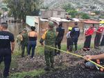 En la colonia Victoria personal del Ejército, Fuerza Coahuila, Bomberos, paramédicos de Cruz Roja y decenas de voluntarios apoyaron para rescatar a varias familias que quedaron atrapadas por el agua que superó los dos metros de altura.