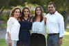 Ana Cristina con sus papás, Pily y Ricardo, y su hermana, Ana Victoria