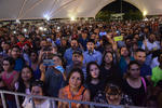 El músico Celso Piña emocionó anoche a cientos de laguneros en la Velaria de la Feria Nacional de Gómez Palacio, sitio que lo recibió tras varios años de ausencia en la región.