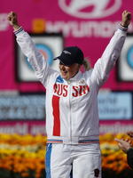 La rusa Ksenia Perova dio la sorpresa de la última jornada de los Mundiales de tiro con arco concluidos hoy en México al derrotar a la campeona olímpica coreana Chang Hye Jin y ganar el oro en el concurso individual de arco recurvo.