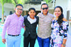 22102017 Enrique en compañía de sus papás Enrique Alvarado y Adriana Nava y su hermano Omar.