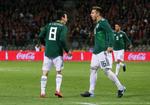 Por su parte, el capitán Guardado anotó el primer gol para México por la vía de penal.