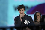 El cantante Shawn Mendes ganó los premios más importantes de la noche.