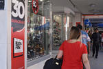 En el Centro de la ciudad de Torreón también se observaron algunos compradores.