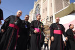 Caminó junto al obispo emérito, y el Nuncio Apostólico, Franco Coppola.