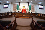 El acto inició con los homenajes a la Bandera y la entonación del Himno Nacional y el Himno de Coahuila.