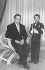 17122017 JosÃ© Ãngel Valle GuzmÃ¡n en su Primera ComuniÃ³n el 8 de diciembre de 1952 con su padrino, Daniel GuzmÃ¡n.