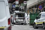 07 de abril. Atentado | Un uzbeko atropella con un camión a una multitud en Estocolmo, capital de Suecia, causando la muerte de 4 personas.