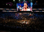 Demi entonó el himno estadounidense en la pelea de Conor McGregor y el boxeador estadounidense Floyd Mayweather.
