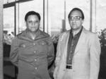 Víctor Calderón, administrador del Hospital ISSSTE
en Torreón, acompañado del Sr. Rodolfo Álvarez, el
24 de octubre de 1976.