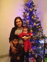 04012018 DISFRUTAN LA NAVIDAD.  Alejandra con sus hijos, Paquito y Victoria.