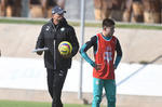 El uruguayo Dante Siboldi coordinando el entrenamiento.