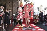 Minnie Mouse develó su estrella en el Paseo de la Fama de Hollywood.