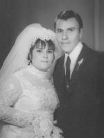 04022018 Ma. Guadalupe Arratia Milán (f) y Tomás Castro Mijares,
el 16 de enero de 1970. Estarían cumpliendo 47
años de casados.