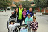 04022018 POSAN PARA LA FOTO.  Kevin Israel Pérez Aguilar con su familia en su cumpleaños.