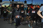 Los corredores tomaron las calles de Torreón para realizar el medio maratón.