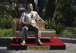La escultura de Weinstein de escala natural, colocada el jueves en el Hollywood Boulevard.