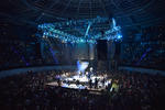 El nacido un 11 de abril ofreció un concierto que al igual que el de Timbiriche sirvió para celebrar los primeros 10 años de permanencia del Coliseo.