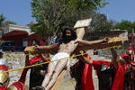 Jesús fue crucificado. Su muerte fue lenta y dolorosa.