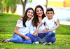 Valeria con sus hijos  Andrea y Jose Gabriel