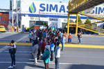 Ciudadanos de por los menos 6 colonias del sur de Torreón bloquearon el bulevar Independencia a la altura del Simas.