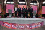 Los cinco candidatos presidenciales se enfrentaron en el primer debate de este proceso electoral organizado por el INE.