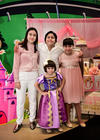 29042018 EN FAMILIA.  Victoria Becerra Andrade con sus hermanos, Paula, Isabella y Raymundo.