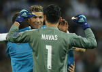 Algunos jugadores del Real Madrid consolaron a sus rivales.