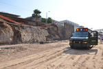 Fue a las 8:30 horas de hoy que en la obra Paso Inferior que se construye como parte de la modernización del bulevar Torreón-Matamoros, tramo 2 se registró un desprendimiento en el talud del lado norte de una excavación que se realizó para la construcción de un muro estribo.