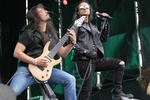 La banda mexicana de metal progresivo, Agora, encendió el viernes el escenario.