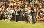 Julio Furch festeja el gol de Jesús Isijara, que elimina completamente al América.