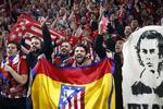 Los españoles aficionados celebraron muy contentos y orgullosos del club.