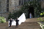 La entrada de Markle, de 36 años, a la capilla de San Jorge del castillo de Windsor fue espectacular.