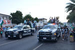 Vehículos de la Dirección Pública de Seguridad Municipal fueron utilizados como transporte por la afición dentro de las calles de Torreón.