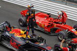 Gran festejo de parte de Daniel Ricciardo tras conseguir ganar el GP de Mónaco.